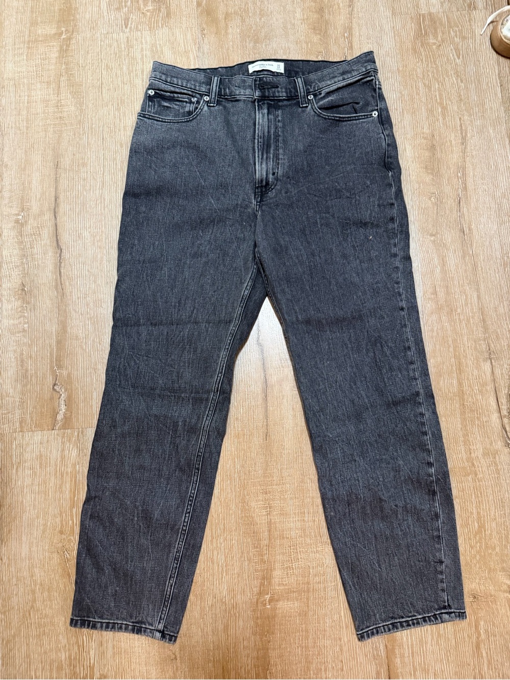 Women’s Black Straight-Leg Jeans